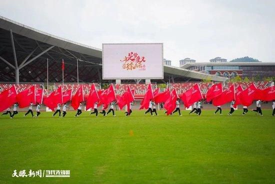 第63分钟，麦金禁区内晃过迪亚斯后推射稍稍打偏。